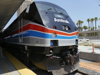 Amtrak_-_GE_P42DC_-_Heritage_Phase_III_Livery